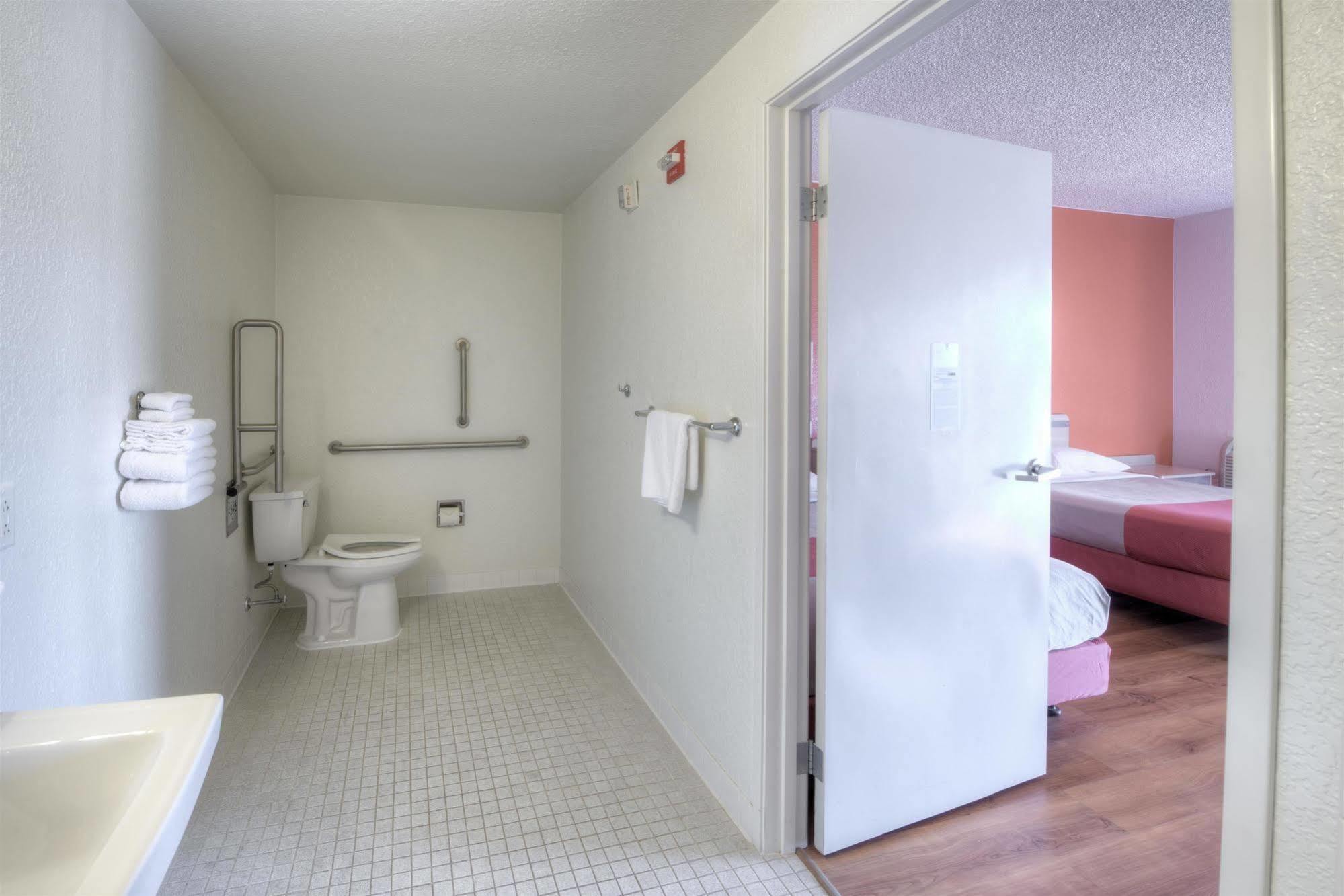 Motel 6-Niantic, Ct - New London Экстерьер фото